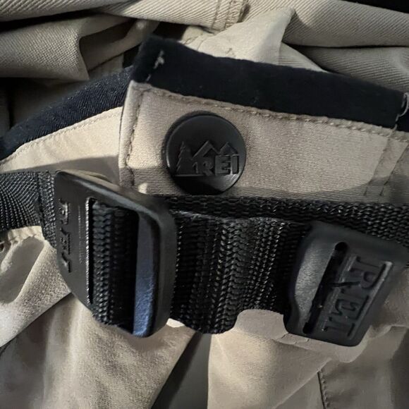 REI Technical Hiking Belted Shorts Mens Medium Khaki Tan Outdoors - Picture 5 of 7